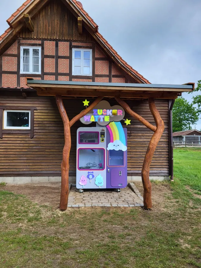Sweet Robo suikerspinmachine bij een boerderij-gastenverblijf in Duitsland
