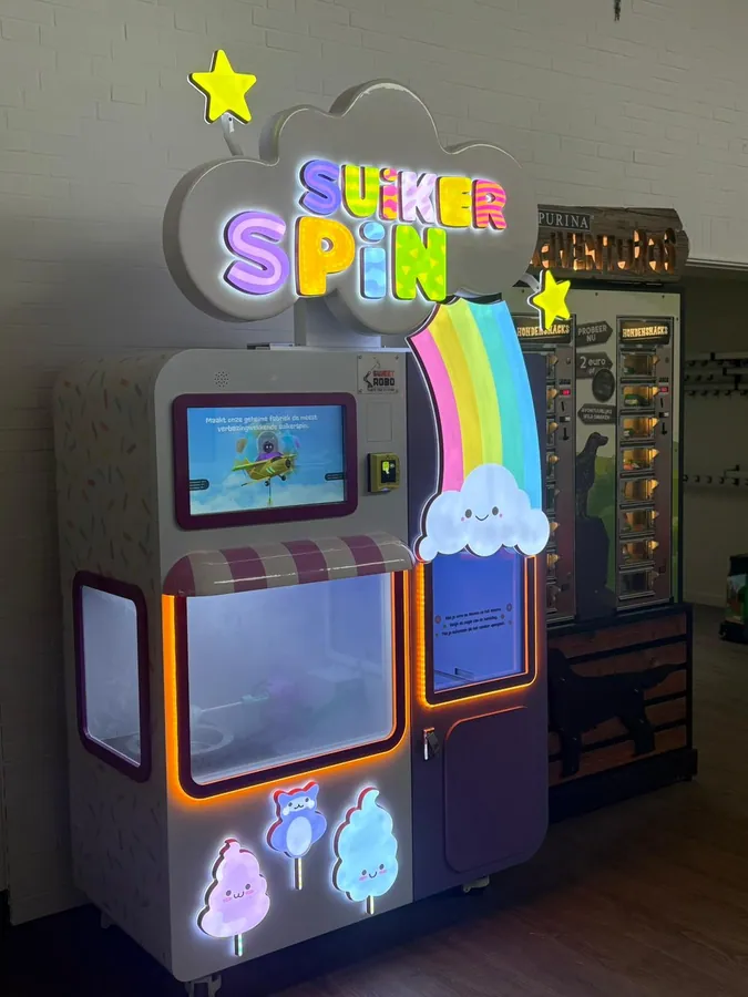 Sweet Robo suikerspinmachine op een indoorlocatie in Nederland